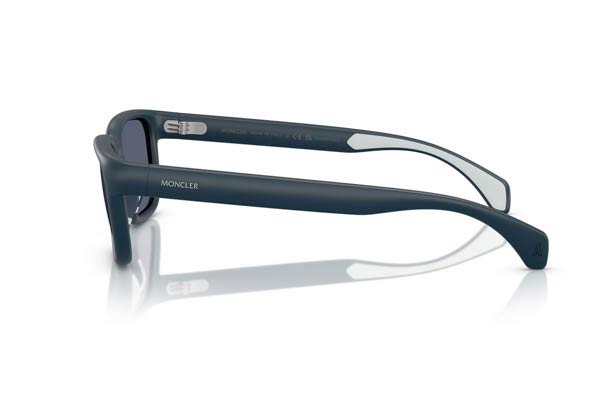 Moncler modello 8002 SLICKA di colore 50082V