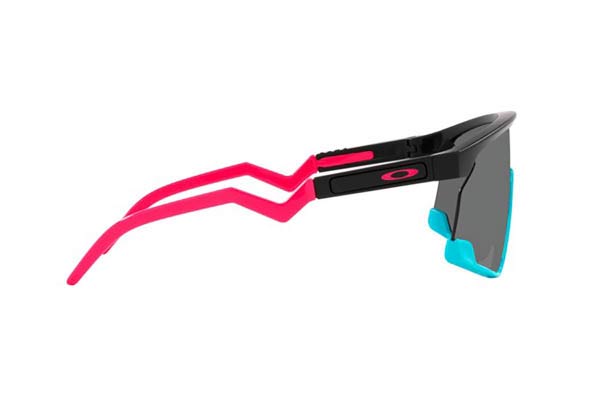 OAKLEY modello 9280 BXTR di colore 05