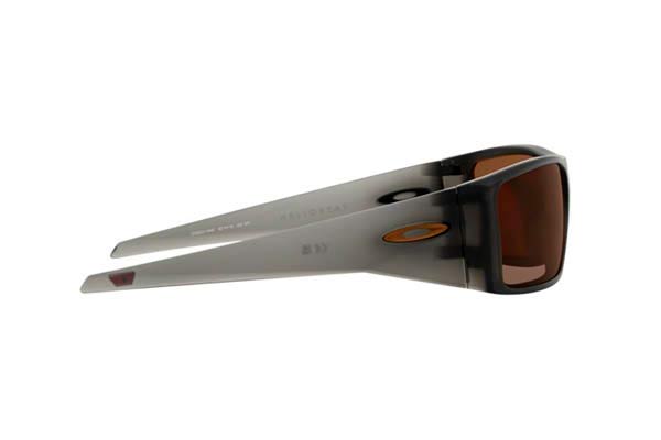 OAKLEY modello 9231 HELIOSTAT di colore 04