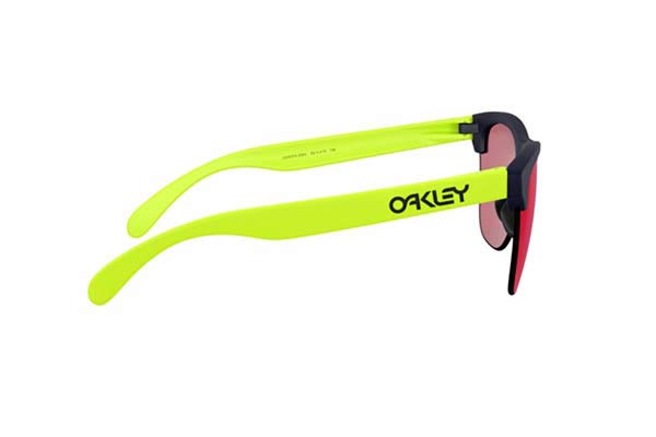 OAKLEY modello 9374 FROGSKINS LITE di colore 937435