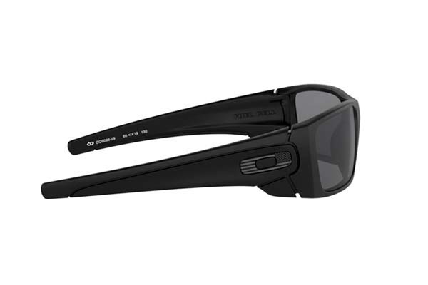 OAKLEY modello FUEL CELL 9096 di colore 29
