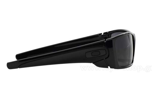 Oakley modello Fuel Cell 9096 di colore 01