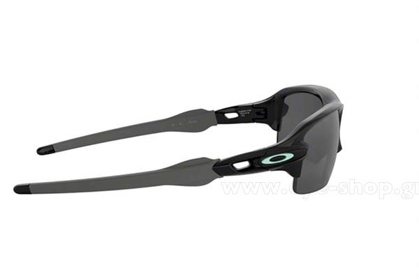 Oakley Junior modello FLAK XS 9005 di colore 01