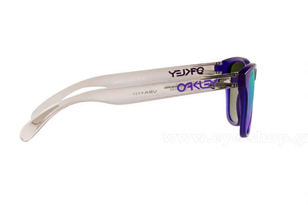 Oakley Junior modello Frogskins XS 9006 di colore 11