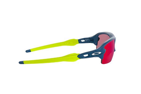 Oakley Junior modello FLAK XS 9005 di colore 05
