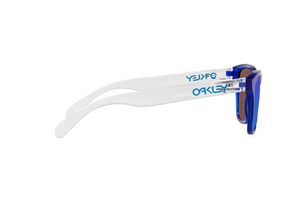 Oakley Junior modello 9006 FROGSKINS XS di colore 900634