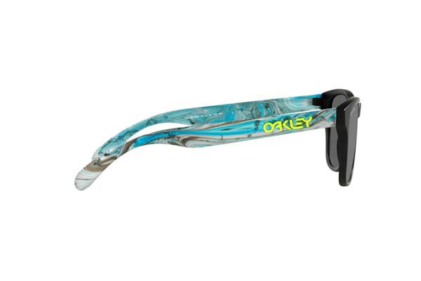 Oakley Junior modello 9006 FROGSKINS XS di colore 900633