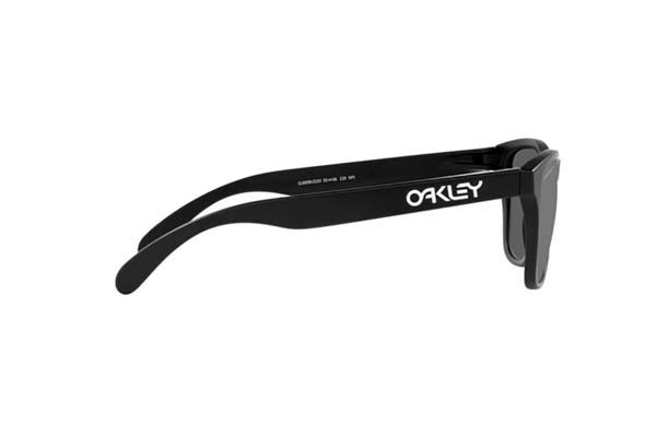 Oakley Junior modello 9006 FROGSKINS XS di colore 900631