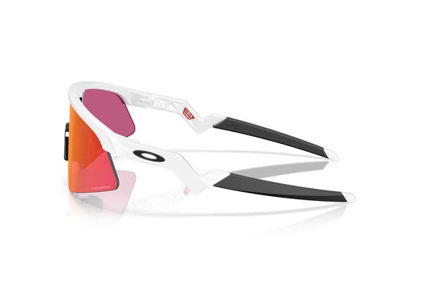Oakley Youth modello 9015 RESISTOR SWEEP di colore 03