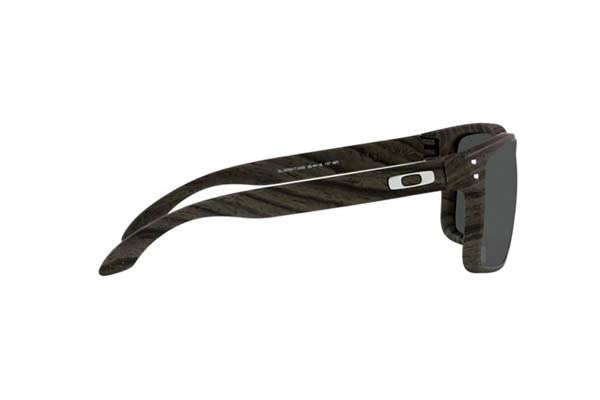 Oakley modello 9417 HOLBROOK XL di colore 34
