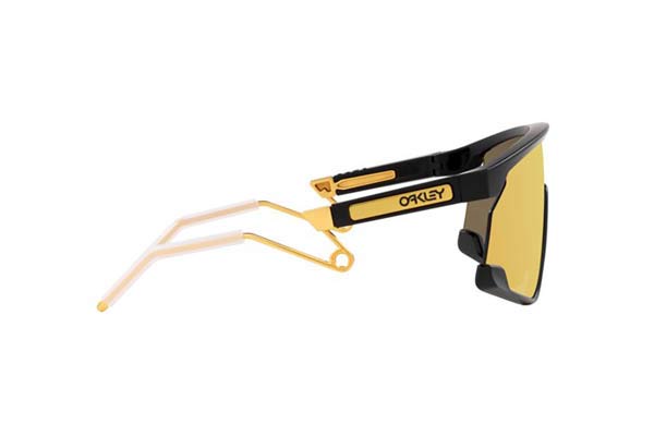 Oakley modello 9237 BXTR METAL di colore 01