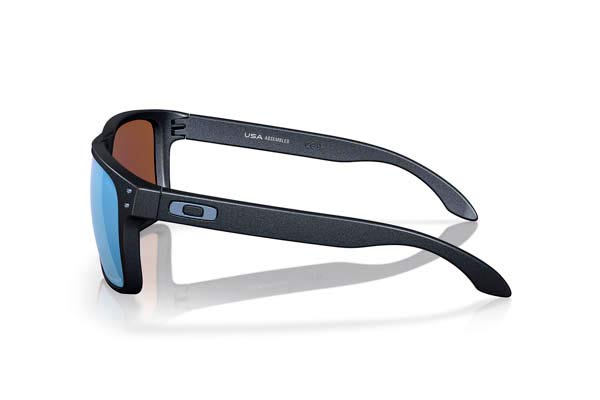Oakley modello 9417 HOLBROOK XL di colore 39