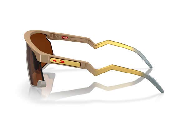 OAKLEY modello 9280 BXTR di colore 08