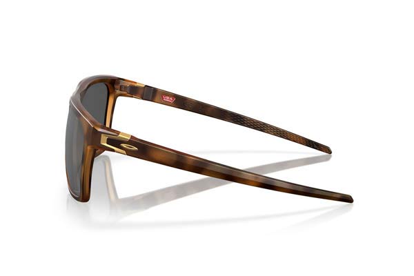 Oakley modello 9100 LEFFINGWELL di colore 18