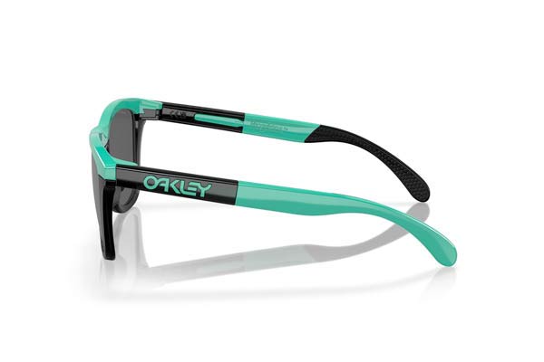 Oakley modello 9284 FROGSKINS RANGE di colore 10
