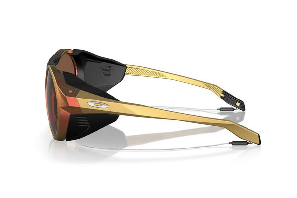 Oakley modello 9440 CLIFDEN di colore 23