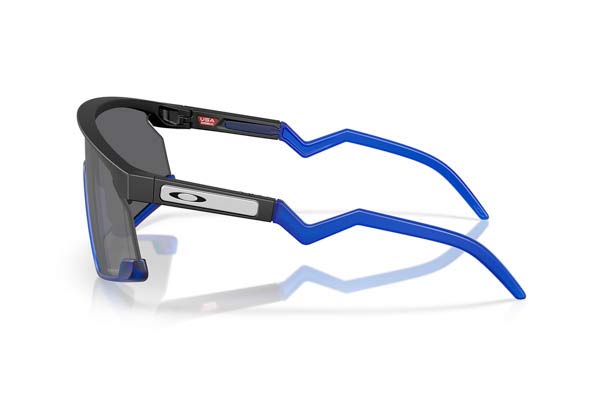 Oakley modello 9280 BXTR di colore 15
