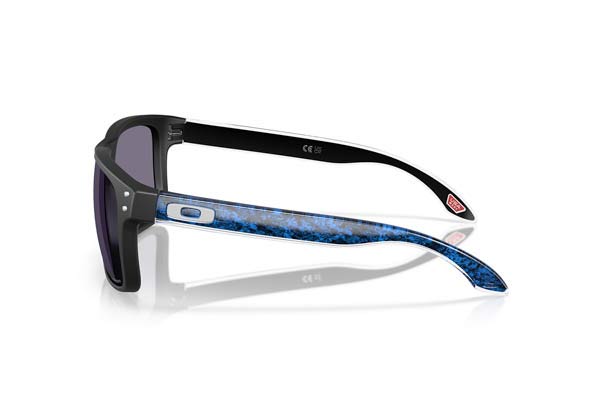 Oakley modello 9102 HOLBROOK di colore Z3