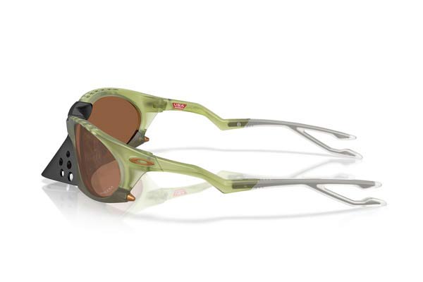 Oakley modello 9437 PLANTARIS di colore 03
