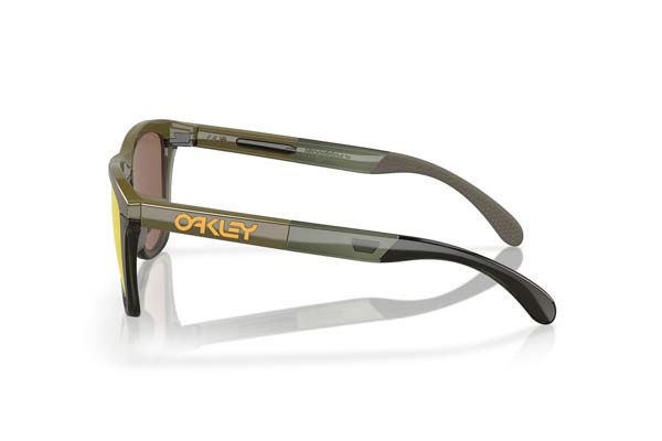 Oakley modello 9284 FROGSKINS RANGE di colore 08
