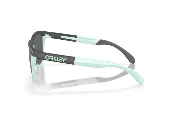 Oakley modello 9284 FROGSKINS RANGE di colore 03