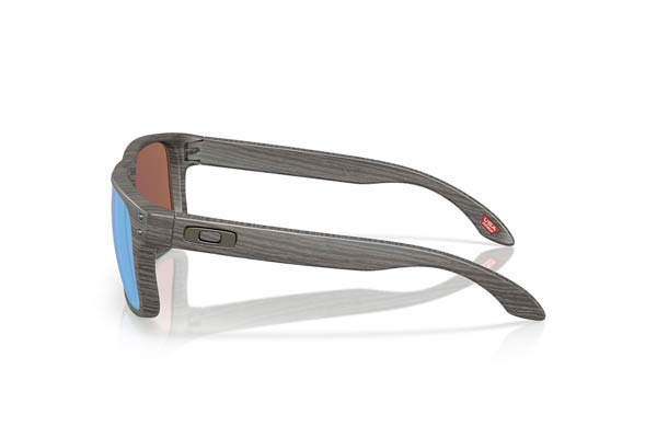 Oakley modello 9509 HOLBROOK S di colore 05