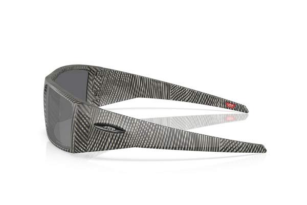 Oakley modello 9231 HELIOSTAT di colore 38