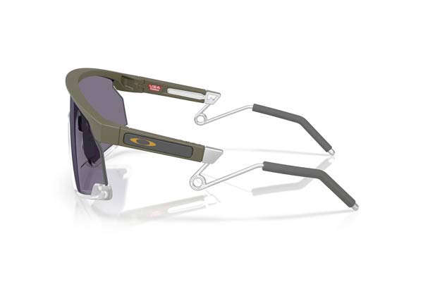 Oakley modello 9237 BXTR METAL di colore 12