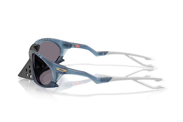 Oakley modello 9437 PLANTARIS di colore 09