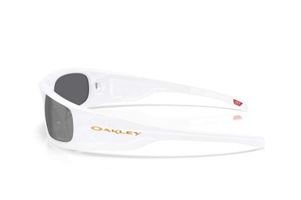Oakley modello 9522 HIGHLAND di colore 02