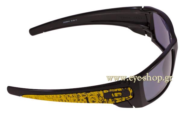 Oakley modello Fuel Cell 9096 di colore 20 Livestrong