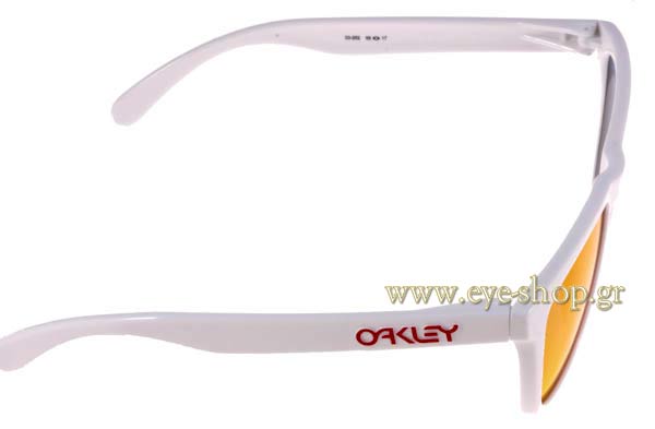 Oakley modello Frogskins 9013 di colore 03-252