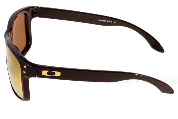 Oakley modello Holbrook 9102 di colore 08