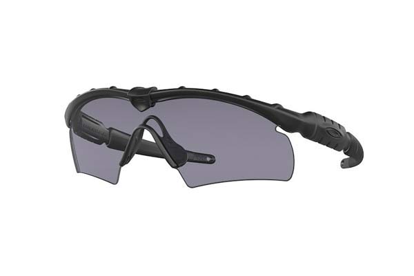  Colin-Farrel wearing sunglasses Oakley M-FRAME