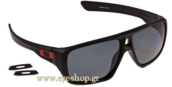  Pitt-Bull wearing sunglasses Oakley Dispatch 9090