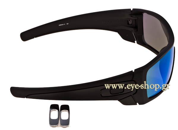 Oakley modello BATWOLF 9101 di colore 11 Violet Iridium