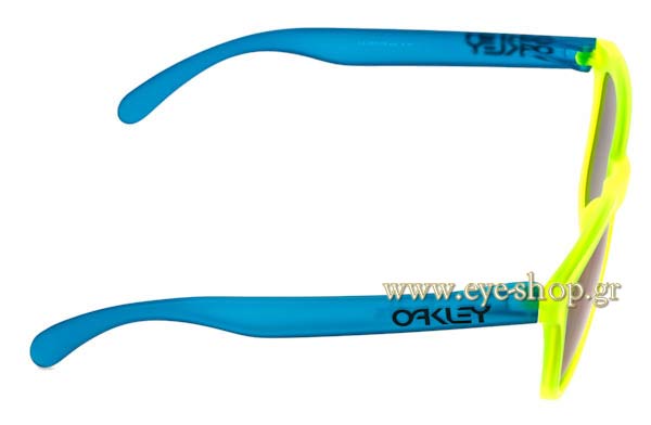 Oakley modello Frogskins 9013 di colore 24-289 Blacklight Blue iridium