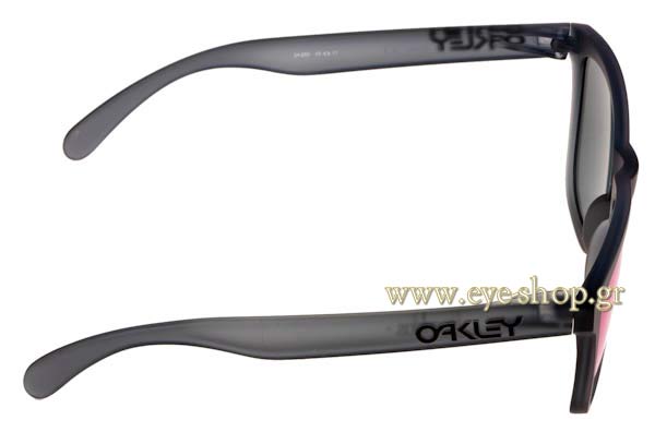 Oakley modello Frogskins 9013 di colore 24-288 Blacklight Red Iridium