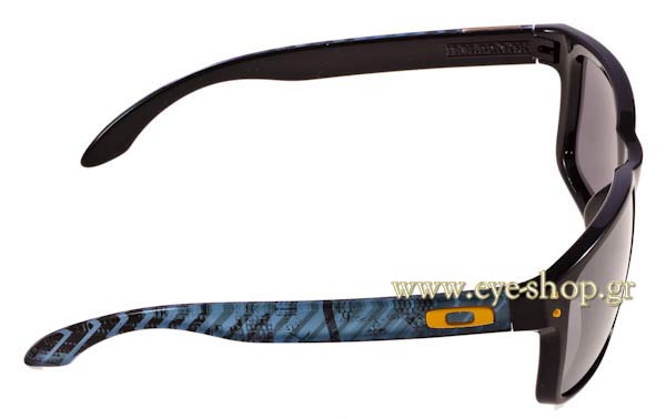 Oakley modello Holbrook 9102 di colore 22 Maxfear Black Iridium