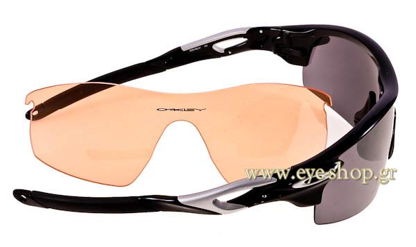 Oakley modello Radarlock di colore Pitch 9182 01 Black Iridium- Vr28