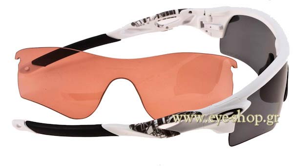 Oakley modello Radarlock di colore 9181 02 Black Iridium polarized