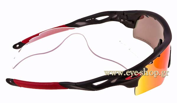 Oakley modello Radarlock di colore 9181 06 OO Red Iridium polarized -
