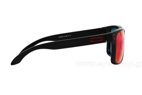 Oakley modello Holbrook 9102 di colore 36 Red Iridium Matte Black