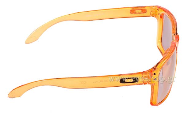 Oakley modello Holbrook 9102 di colore 31 Crystal Orange