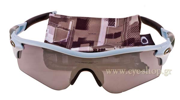 Oakley Radarlock