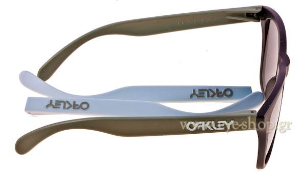 Oakley modello Frogskins 9013 di colore 24-335  GP Collection