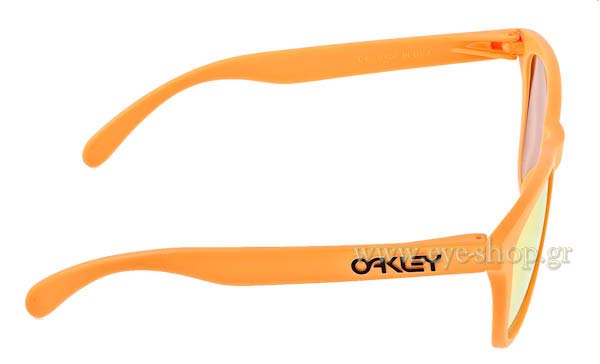 Oakley modello Frogskins 9013 di colore 24-343 Pikes Gold - Fire Iridium