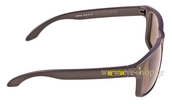 Oakley modello Holbrook 9102 di colore 38 Steel Dark Grey