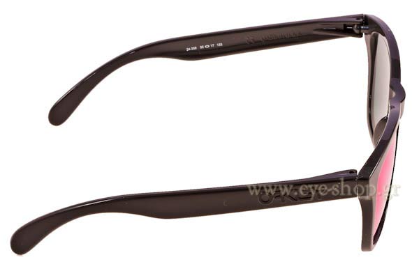 Oakley modello Frogskins 9013 di colore 24-358 Aquatique Abuss blue Iridium