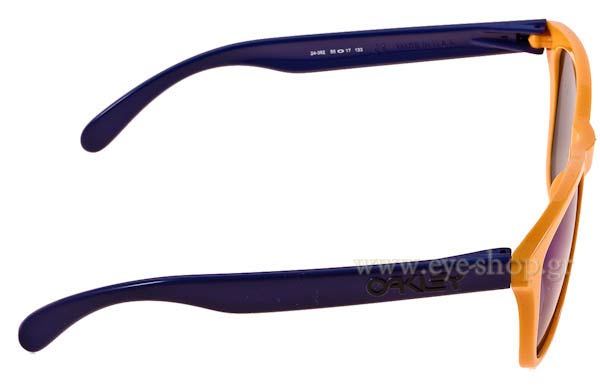 Oakley modello Frogskins 9013 di colore 24-362 Aquatique Drop Off blue Iridium